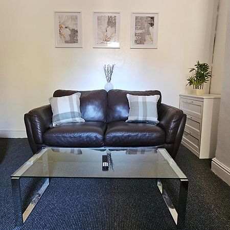 فيلا Convenient 3 Bed, Pr1 Near Uclan N Train Station بريستون المظهر الخارجي الصورة