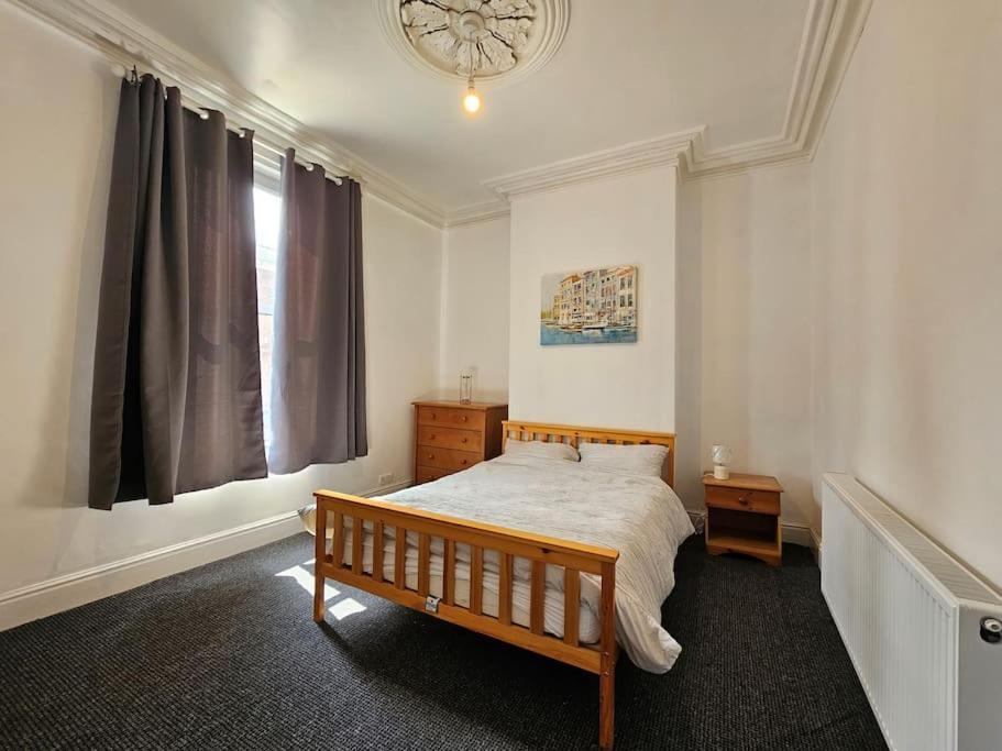 فيلا Convenient 3 Bed, Pr1 Near Uclan N Train Station بريستون المظهر الخارجي الصورة